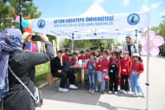 Eğitim Fakültesi 3. Çocuk Şenliğine Ev Sahipliği Yaptı